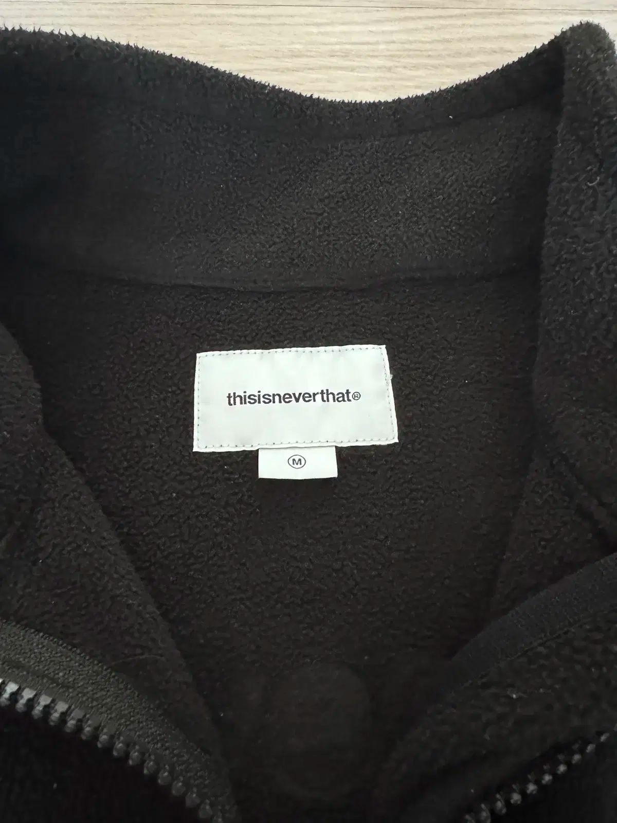 ディスイズネバーザット フリース ジップアップ