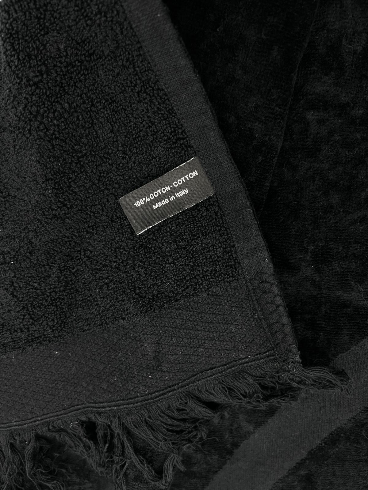 ブラック ブランケット