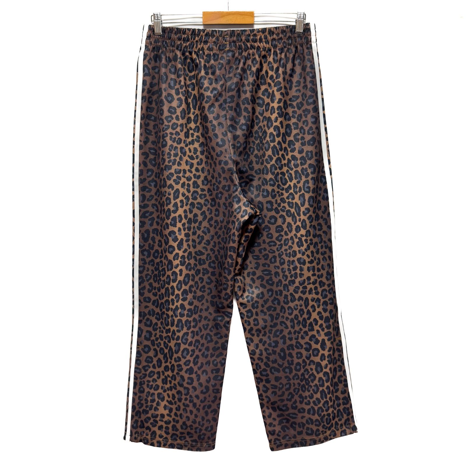 adidas originals アディダスオリジナルス 商品名 JV7580 U LEO TP LEOPARD TRACK PANTS JERSEY レオパード ジャージ トラックパンツ