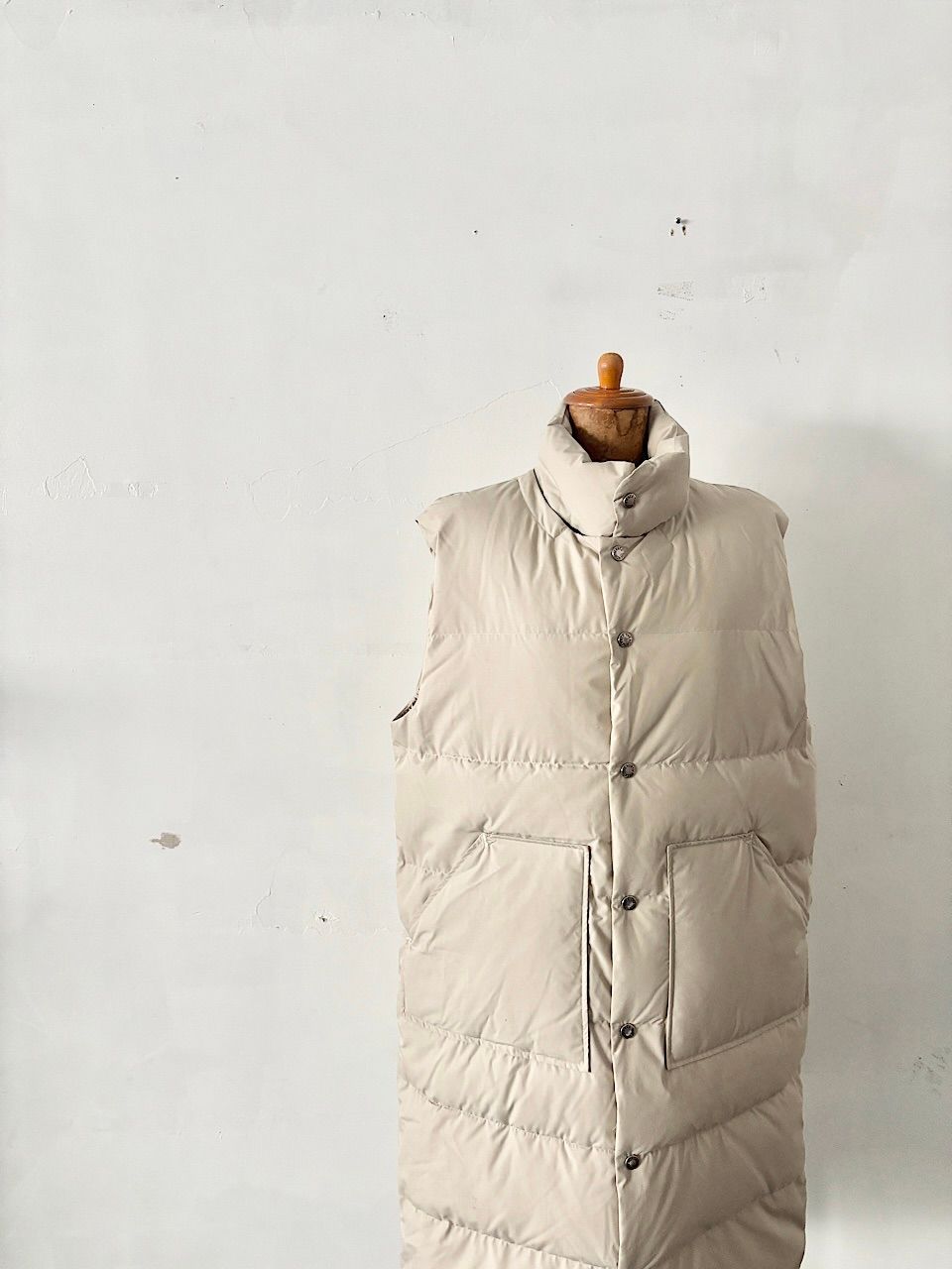 ほぼ未使用✨ マックスマーラ ダウンベスト 2023AW ベージュ 36 丈長め