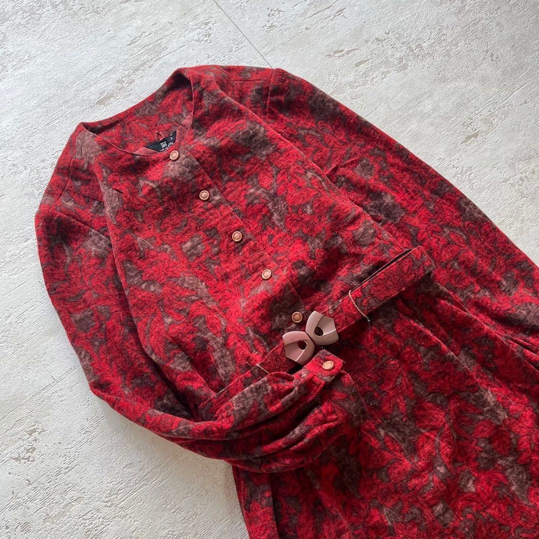 赤ブラウン花柄ワンピース｜ウール混ベルト付きクラシカルドレス