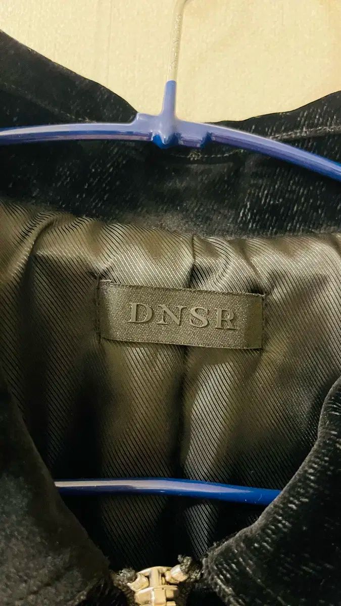 エンブロイダード ツアーベルベット