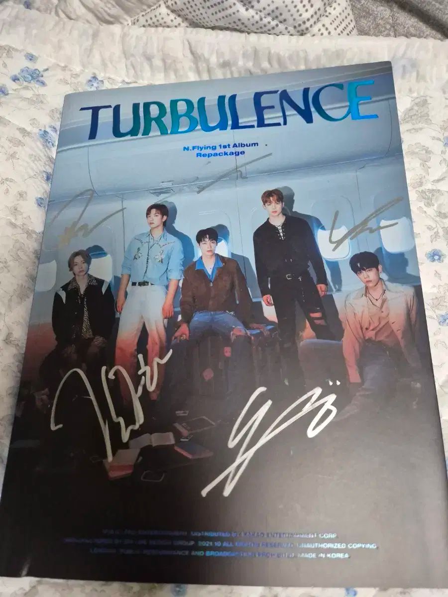 N Flying 1집 Turbulence サイン入り アルバム