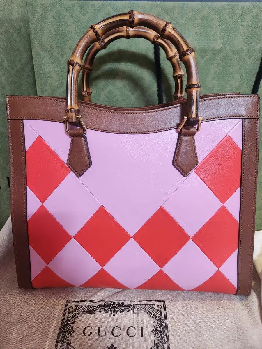 最新アイテムを多数掲載！ グッチ ダイアナ トートバッグ ピンク レッド スモール バンブーハンドル