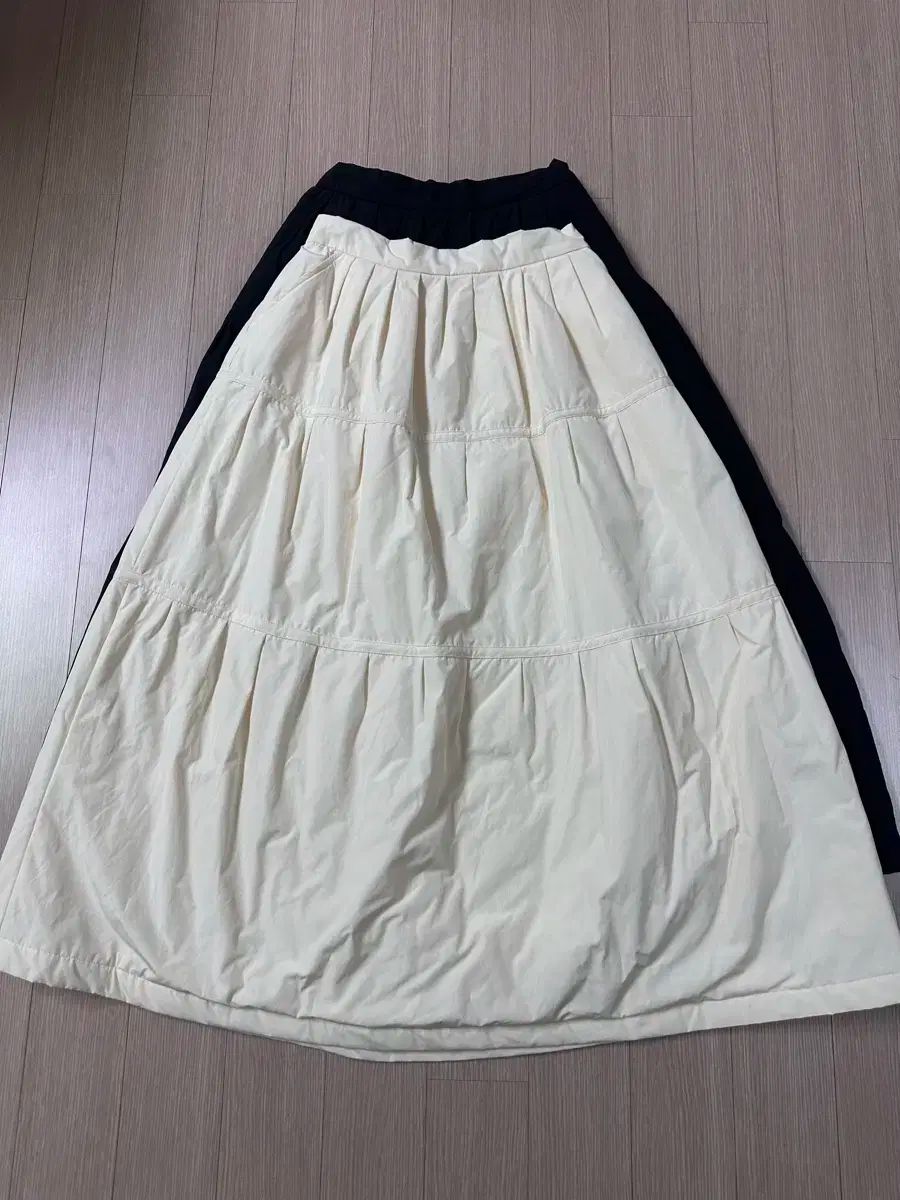 ユノイア リリー ダウン スカート クリーム ブラック