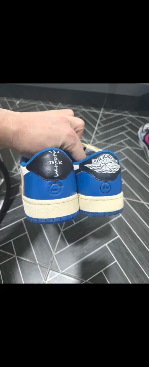  ジョーダン1 ロー トラヴィススコット DESIGN フラグメント デザイン 25.5 cm シューズ(男性用) バスケットボール