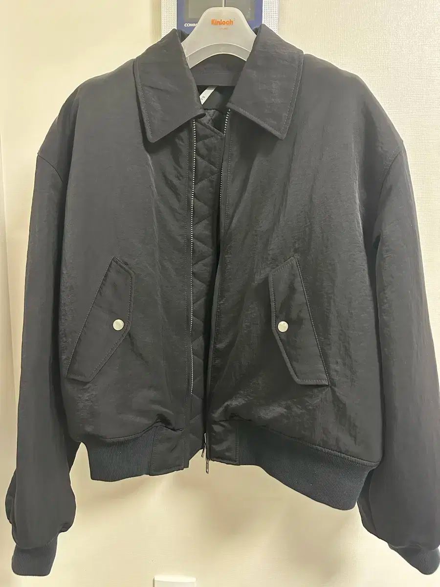 NOIRER ヘビーナイロン パデッド クロップド ブルゾン ブラック