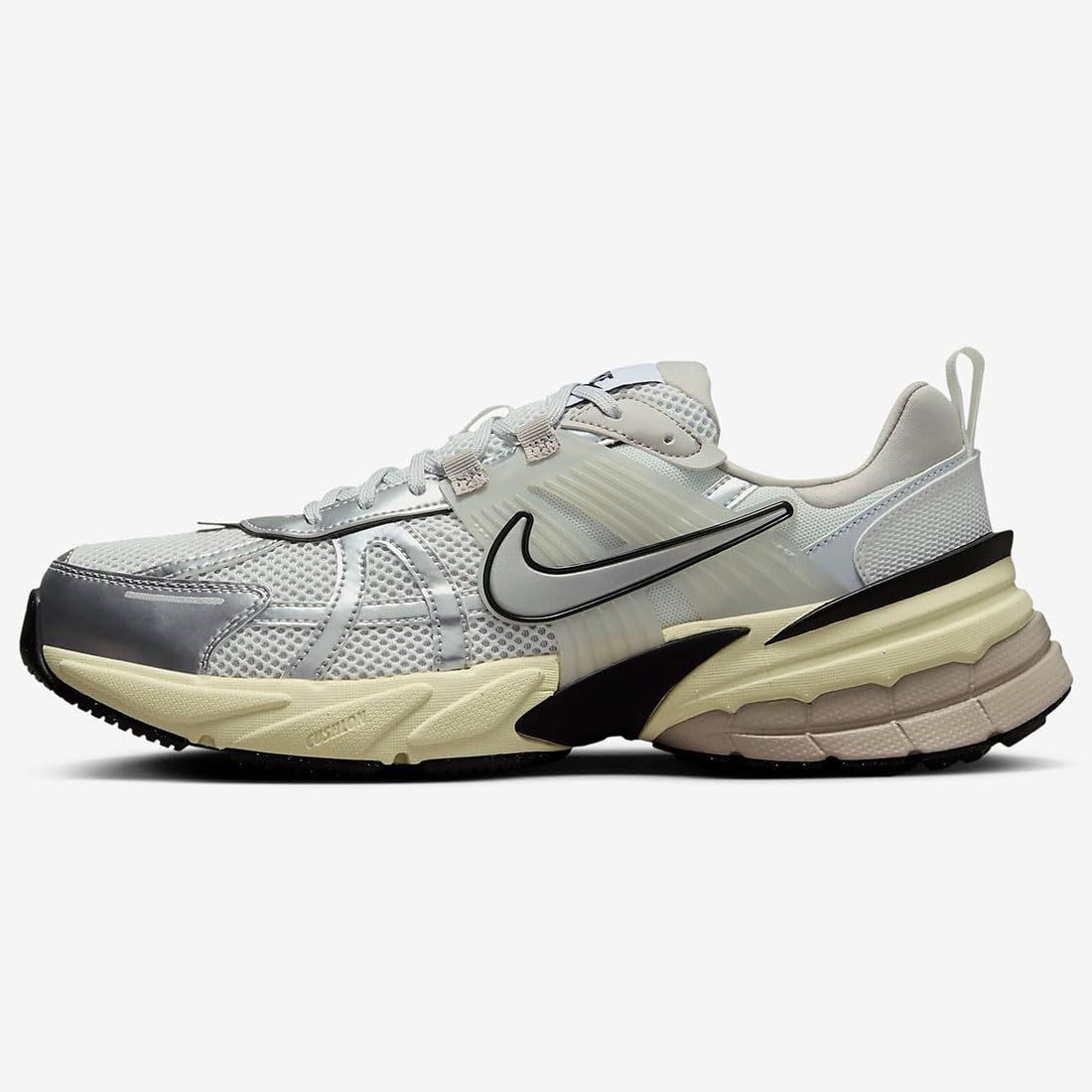 ナイキ V2K ラン V2K RUN サミットホワイト ピュアプラチナム ライトアイアンオール メタリックシルバー HJ4497-100 日本 サミットホワイト ピュアプラチナム ライトアイアンオール メタリックシルバー 26.5 cm