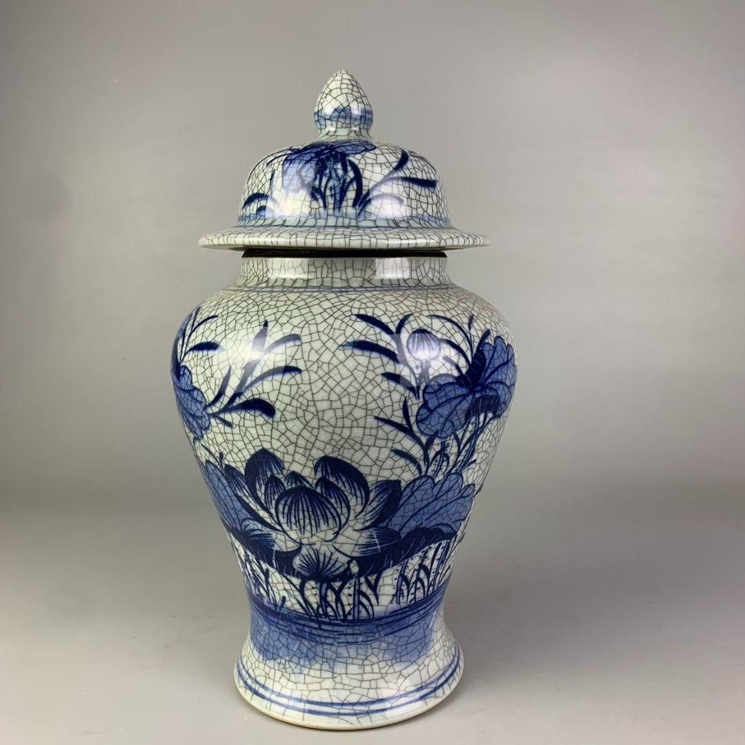 青花荷花纹将軍缶 景徳鎮 陶磁器 装飾品工芸品 美術品 置物 青花荷花?将軍缶 景徳鎮 陶磁器 装飾品工芸品 美術品 置物 - メルカリ
