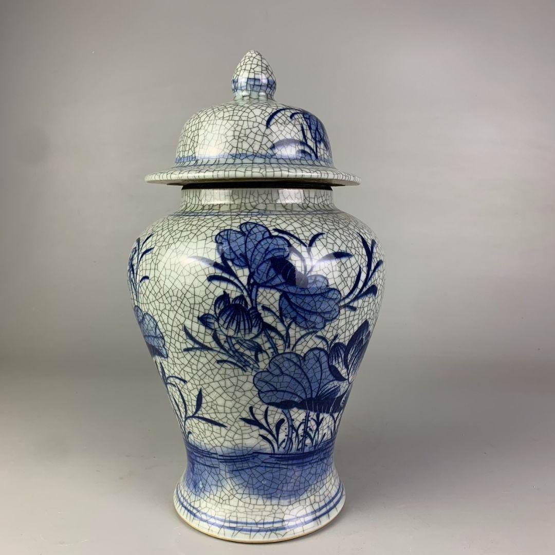 青花荷花?将軍缶 景徳鎮 陶磁器 装飾品工芸品 美術品 置物 - メルカリ