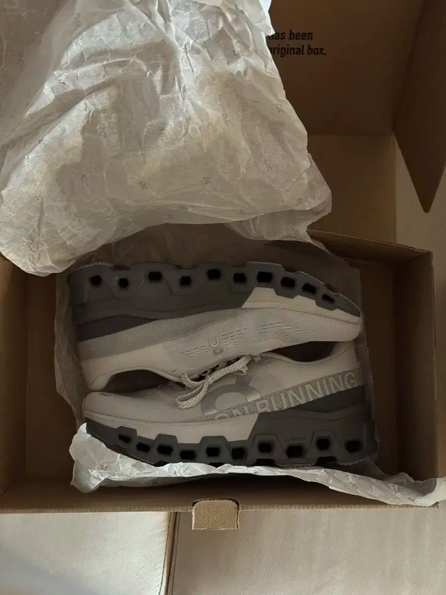 新商品 W245 オン ランニング クラウドモンスター 2 ウィメンズ フロスト ロック