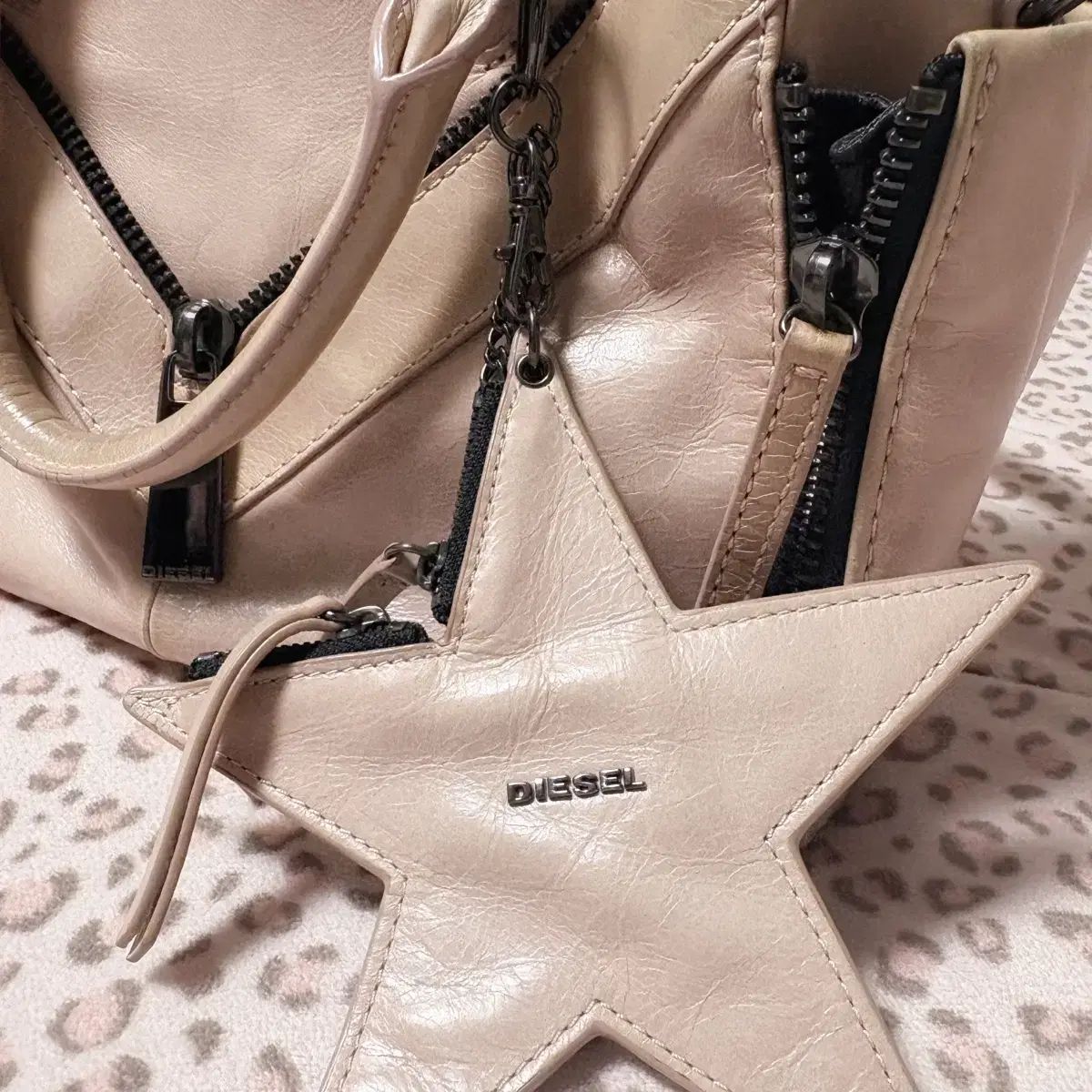  DIESEL 姫ギャル ピンク スター ジッパー Blue Archive ブルーアーカイブ ブルアカ クロスバック ドットバック メッセンジャーバッグ ショルダーバッグ