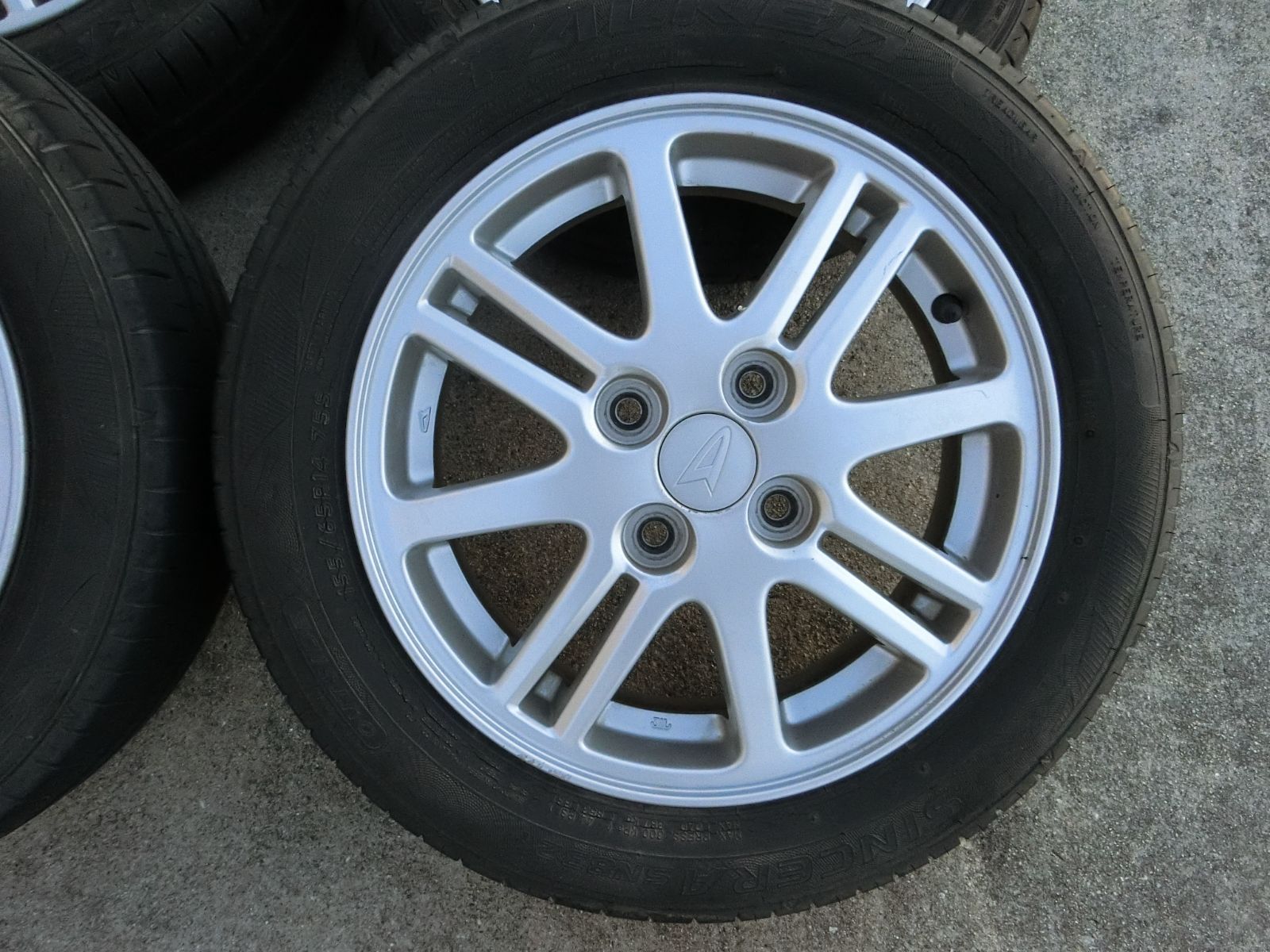 アルミホイール 4穴