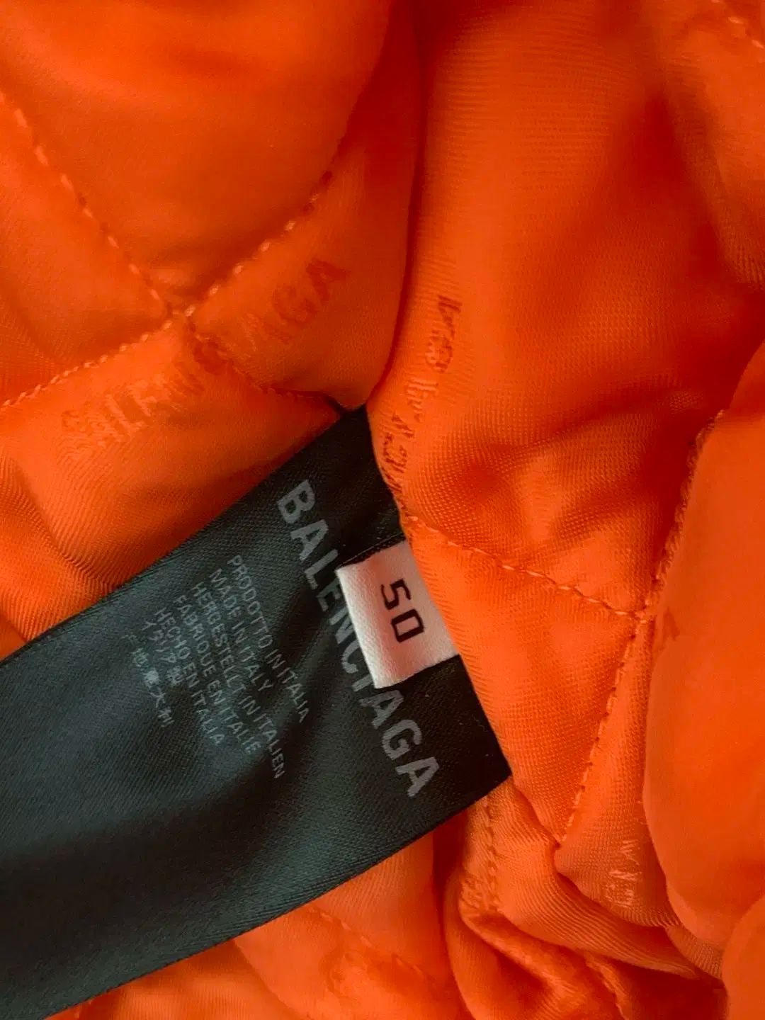 ステロイド ブルゾン