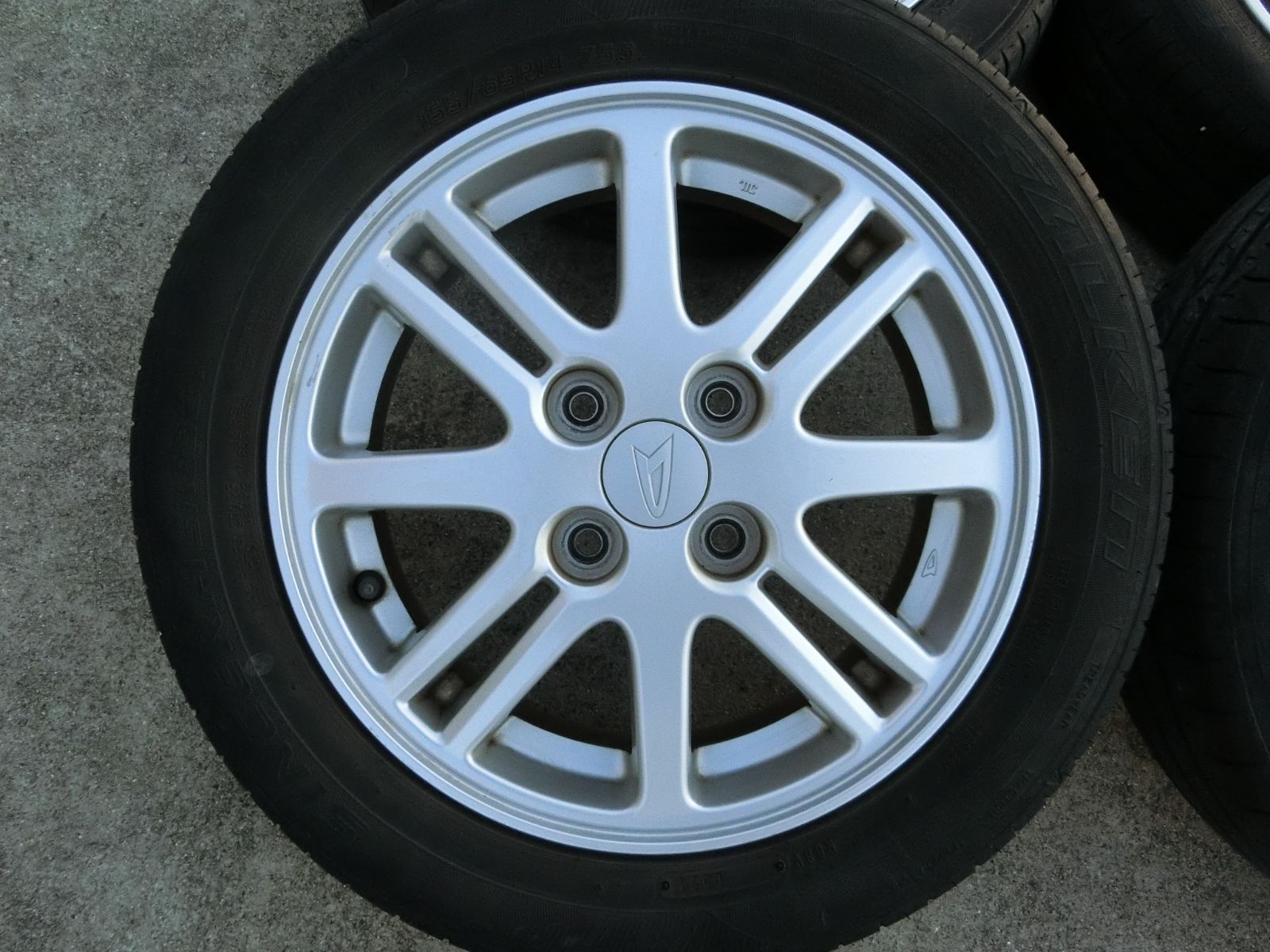 881 ダイハツ 14インチ アルミホイール 4穴 14 4 5 J 45 PCD 100 4本セット 155 65 R タント 外し