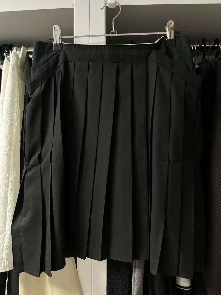 Eont s garden twof pleats skirt ブラック