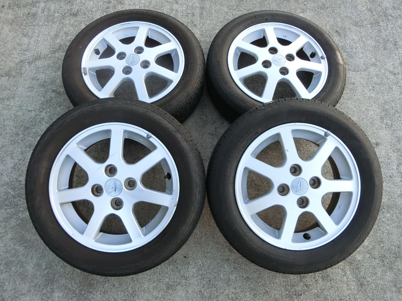 882 ダイハツ 14インチ アルミホイール 4穴 14 4 5 J 45 PCD 100 4本セット 155 65 R エッセ 外し