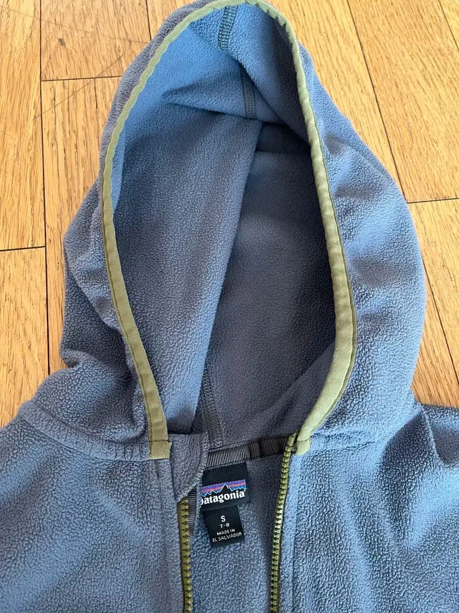 キッズ パタゴニア シンチラ フリース ジップアップ フーディー