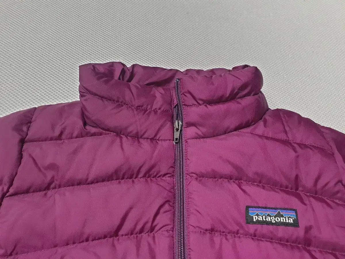 パタゴニア キッズ 軽量ダウン PURPLE パープル 身長145