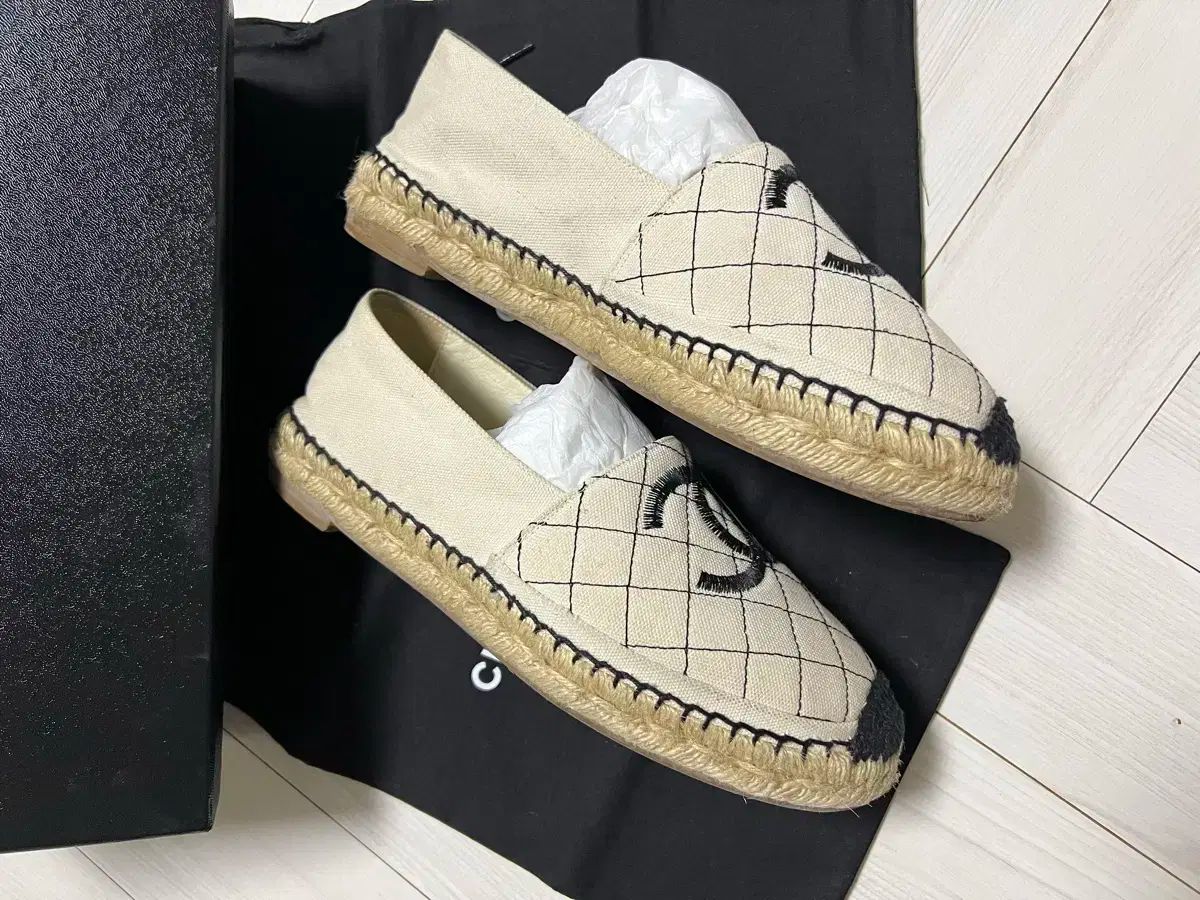 ロゴ ファブリック