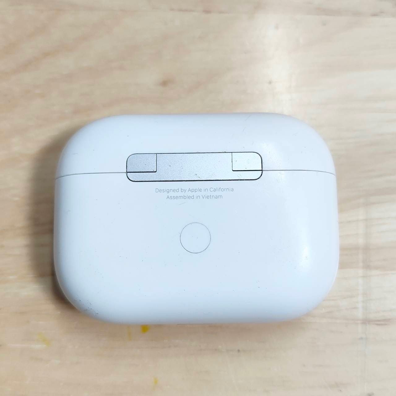 Apple AirPods Pro 第1世代 充電ケースのみ Cランク - メルカリ