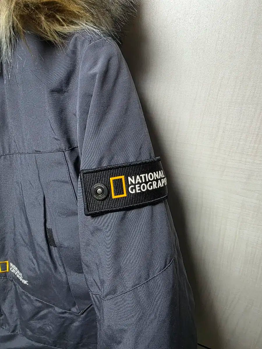 ナショナルジオグラフィック ダウン アウター グレー サイズ 105