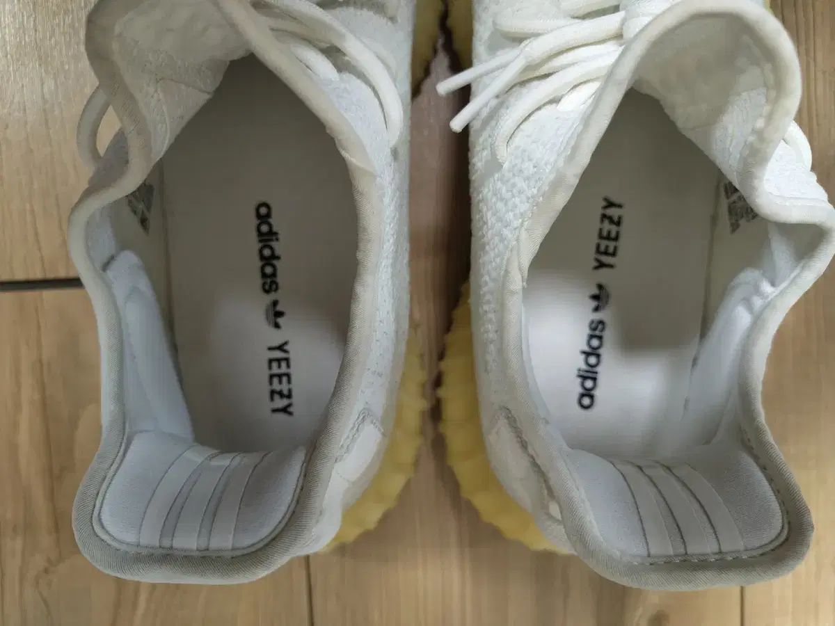 275 イージーブースト 350 V2 トリプルホワイト