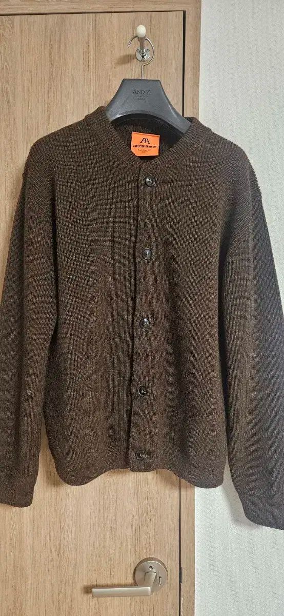 Andersen-Andersen アンデルセンアンデルセン ネイビー スポーツブラ ブラウンカーディガン