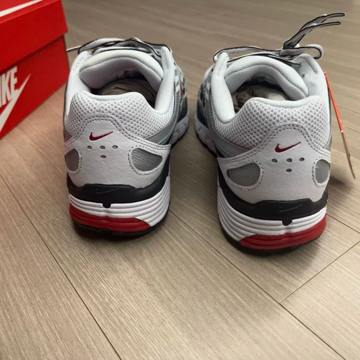 メタリックシルバー レッド