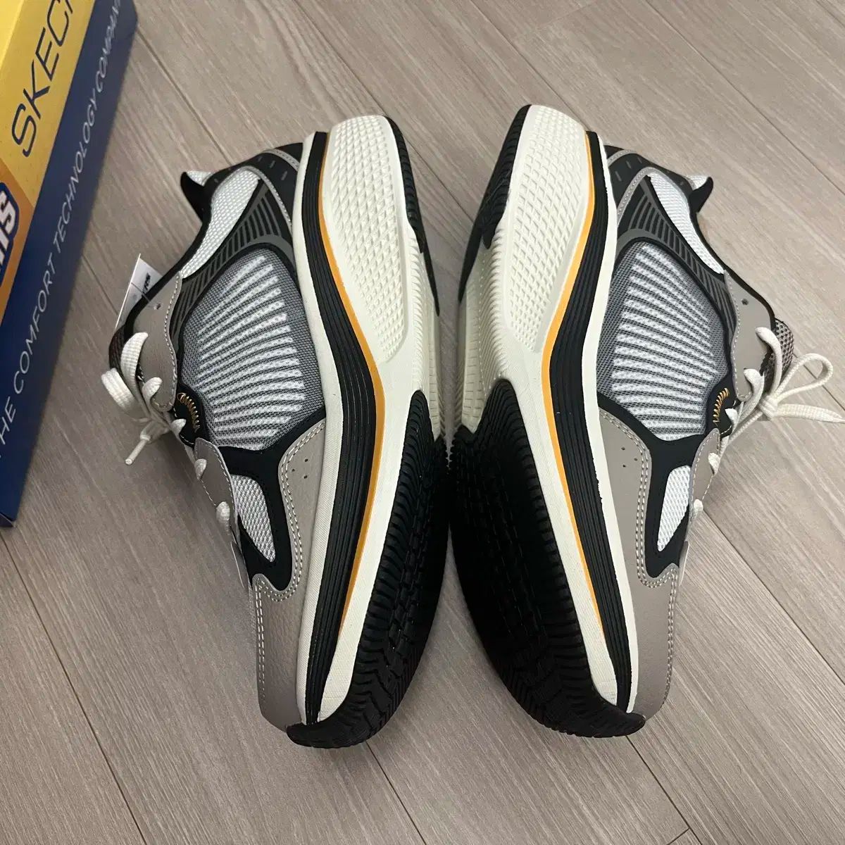 スケッチャーズ ゴーランエリベート スリップイン L 260