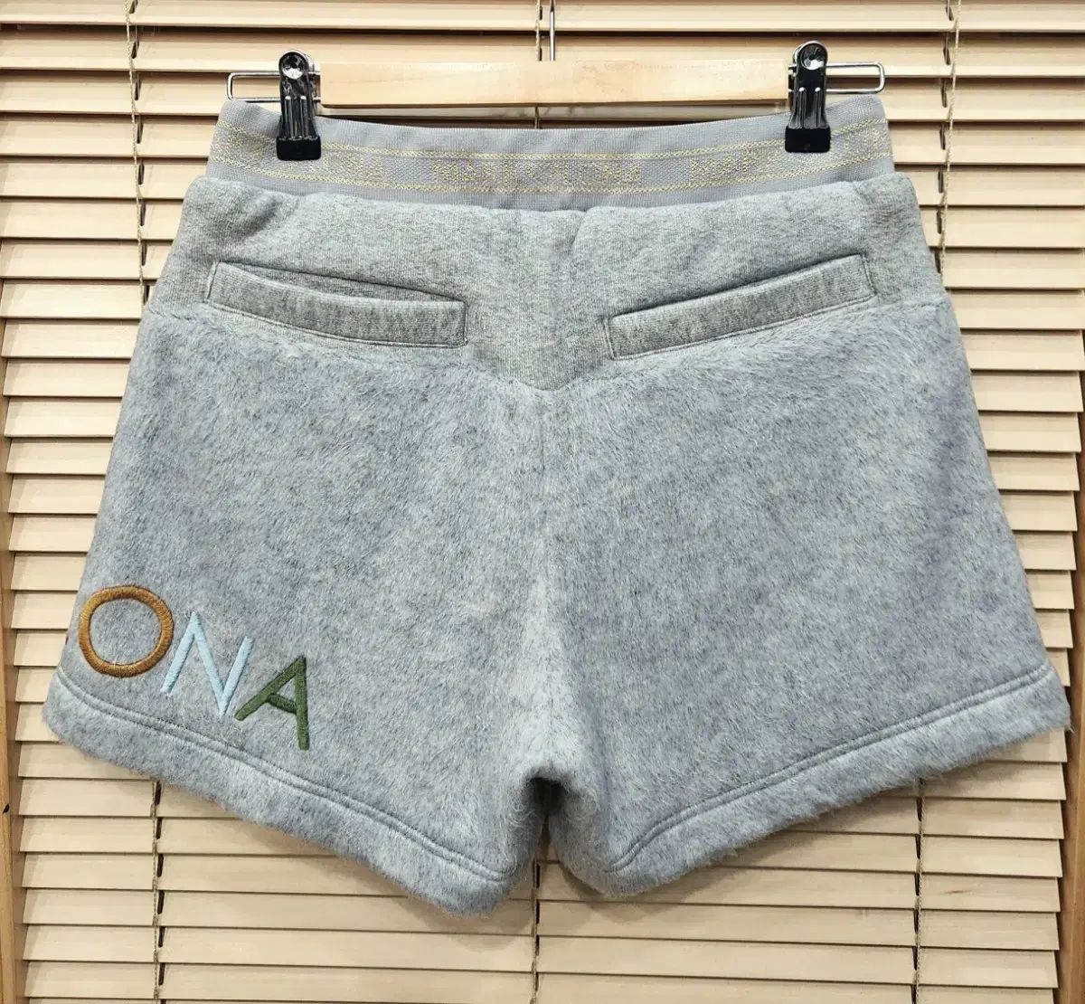 マークアンドロナ