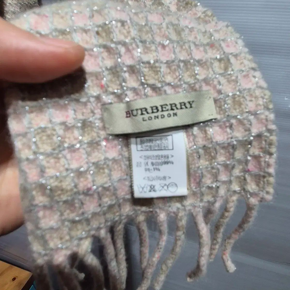 美品 BURBERRY ピンク ベージュ カシミヤ100% BURBERRY バーバリー 現行 マフラー カシミヤ100% ベージュ×ピンク