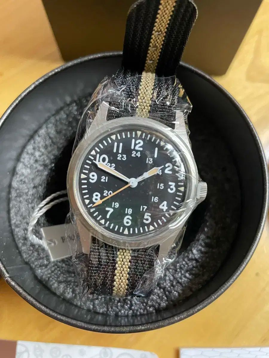 RDUNAE R OH品 ra03 クオーツ フィールド 時計