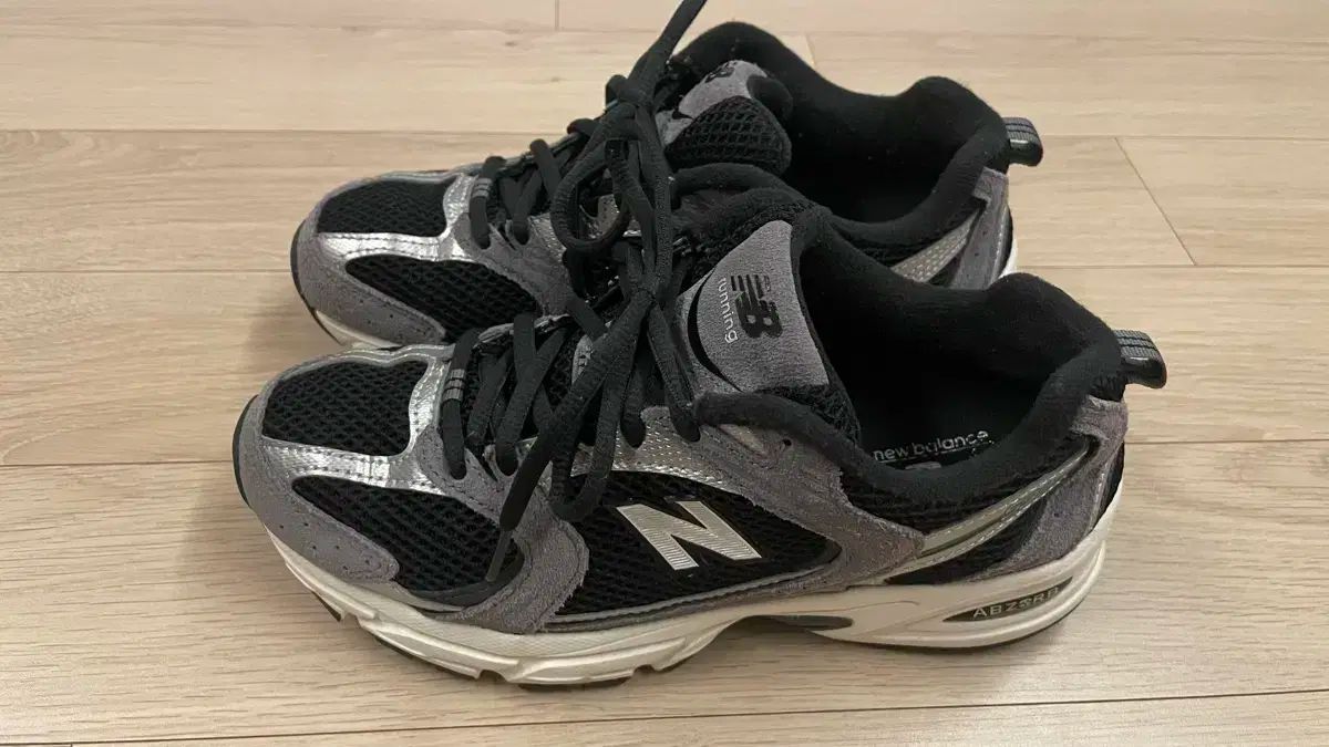 ニューバランス 530 ブラック シルバー スニーカー 225