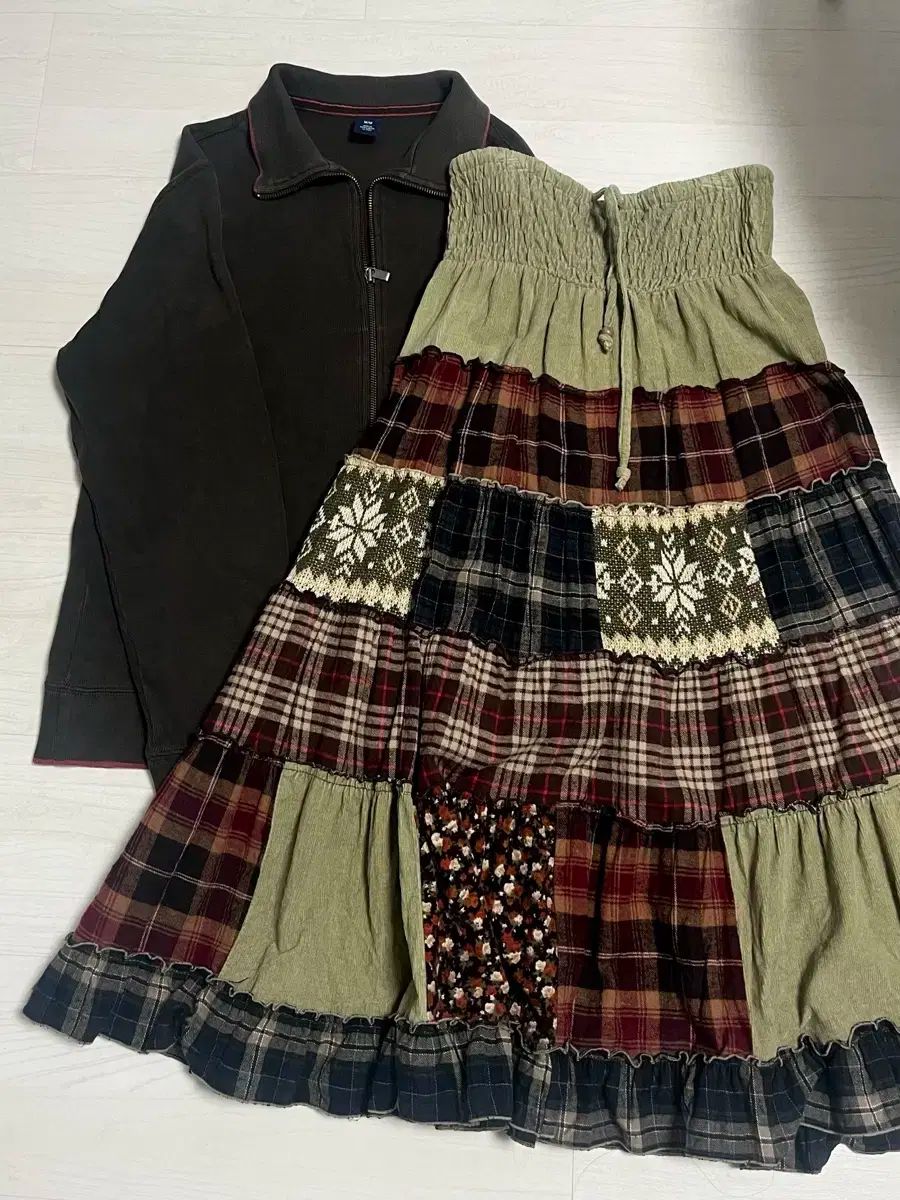 森ガール 雪の花 冬 パッチ スカート カーキ ジップアップ セット