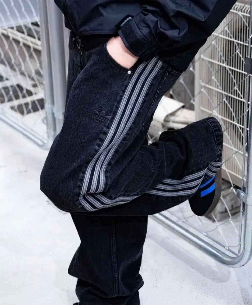 36 アディダス アディ デニム ファイヤーバード パンツ TRUE ブラックデニム