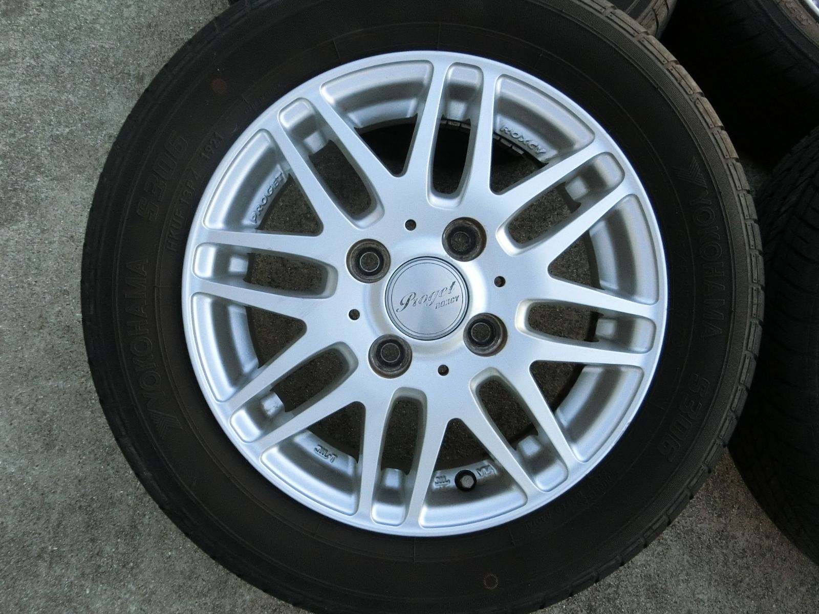 884 Proget 13インチ アルミホイール 13 4 0 B 42 PCD 100 ハブ径 約67 mm 4穴 4本セット 155 65 R タント 外し