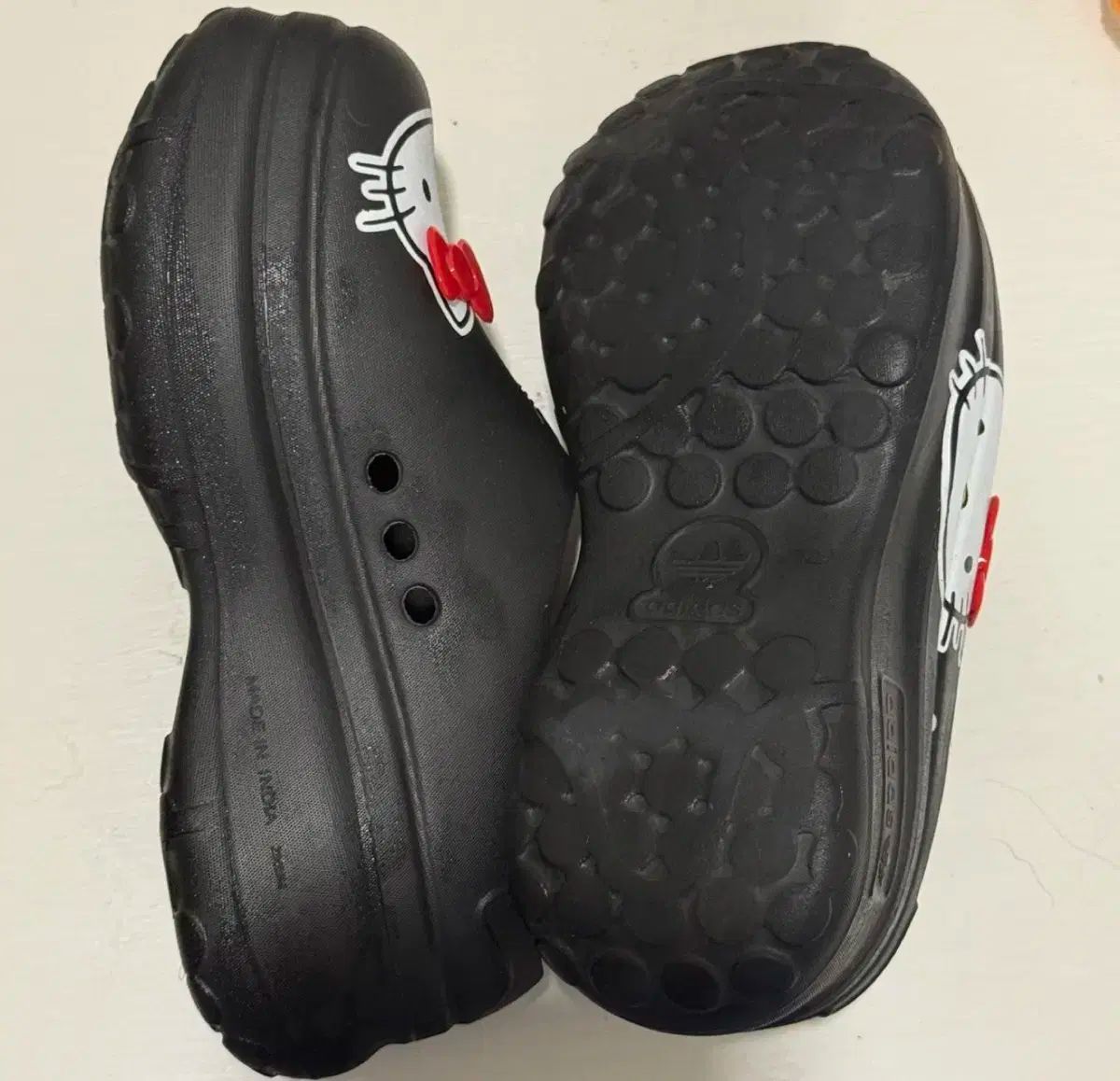 アディダス アディフォーム ハローキティ 235