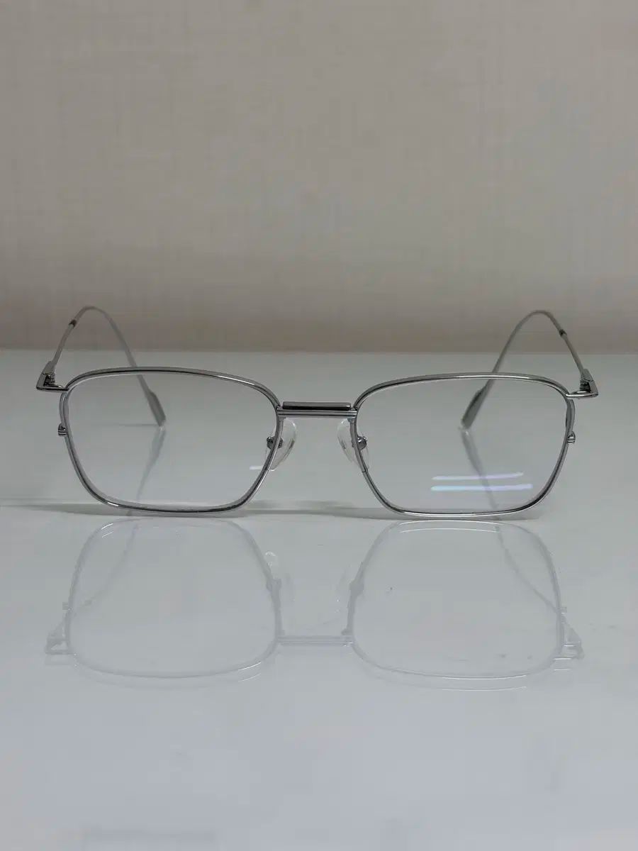 ジェントルモンスター Otas-02