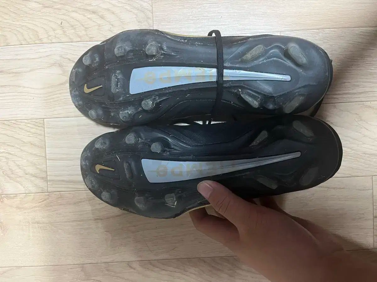 ナイキ ティエンポ レジェンド 9 エリート 275