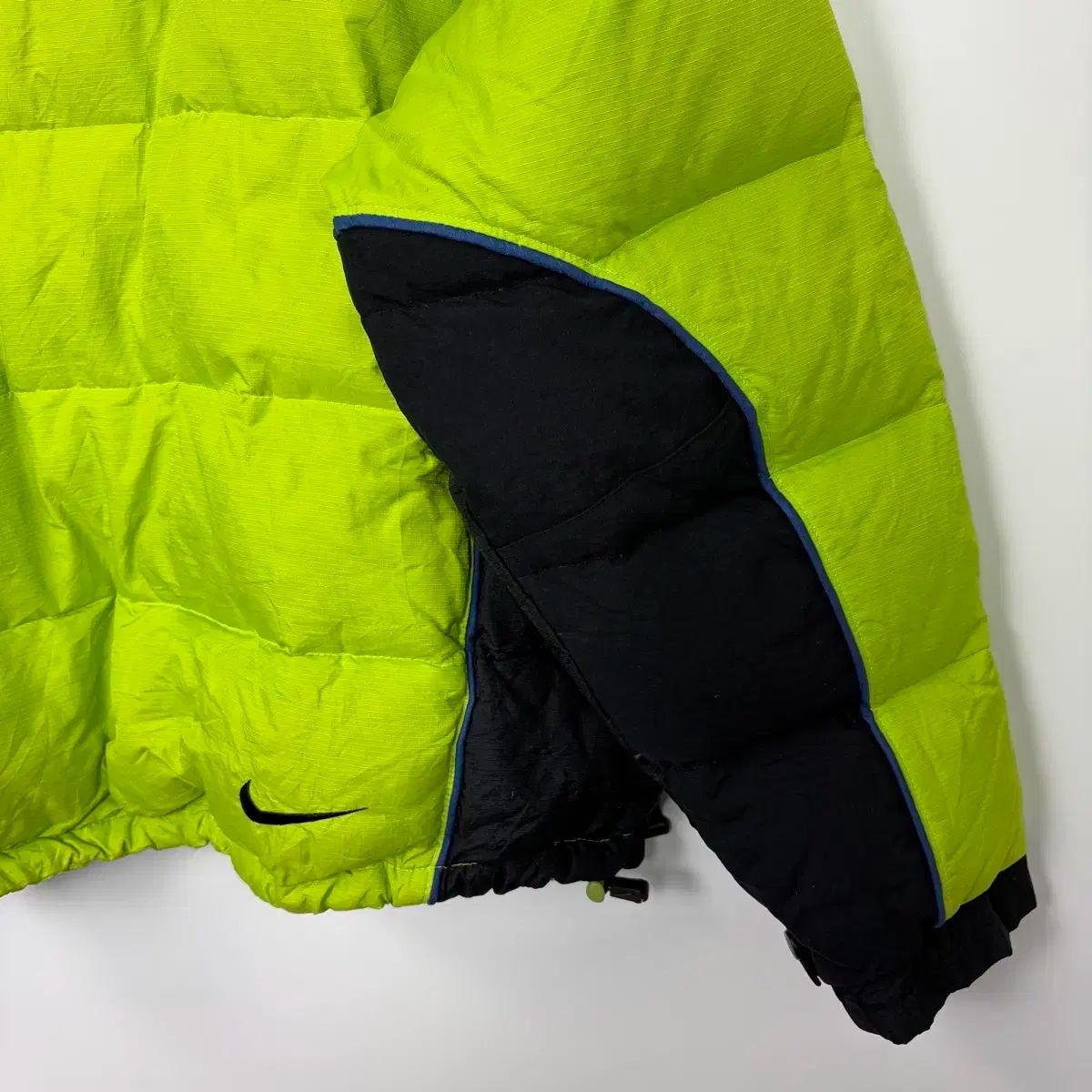 ダウン ジャケット