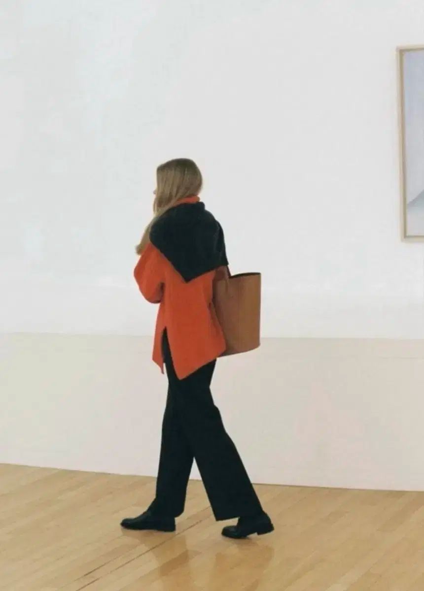 - レッドオレンジ