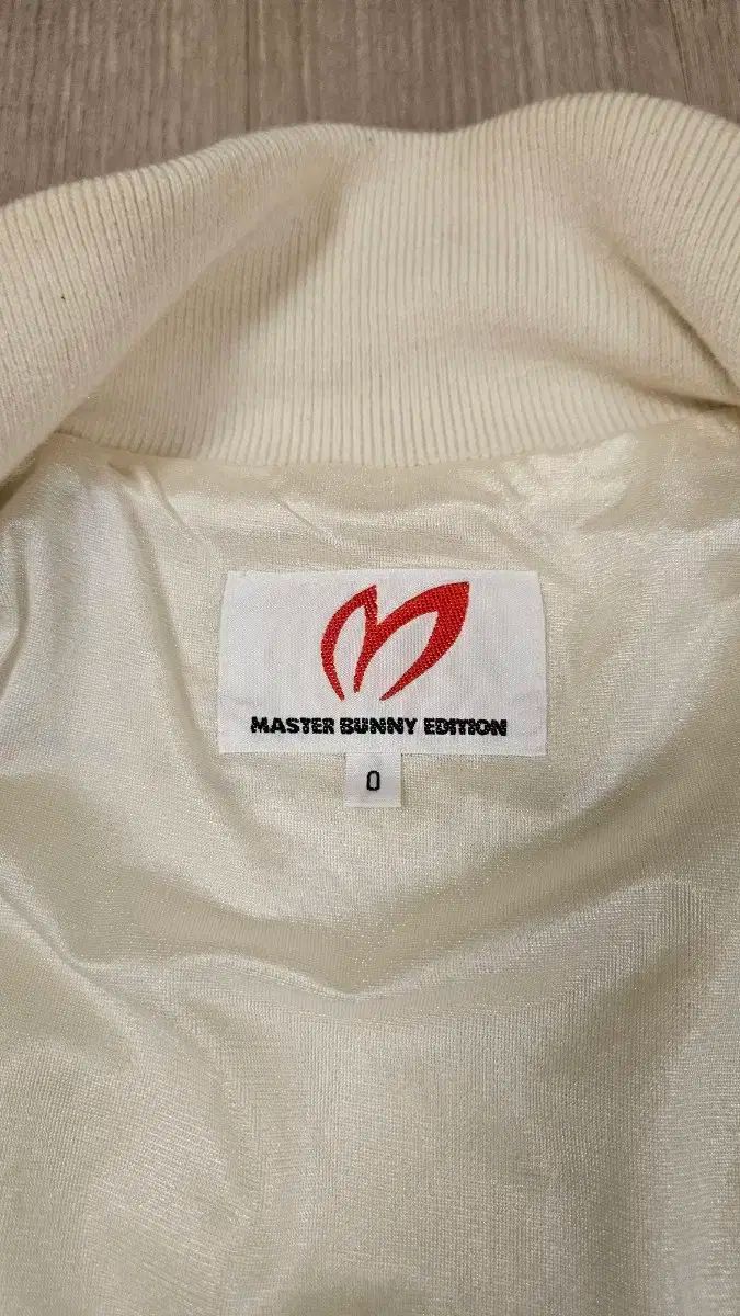 マスターバニーエディション 防風アウター