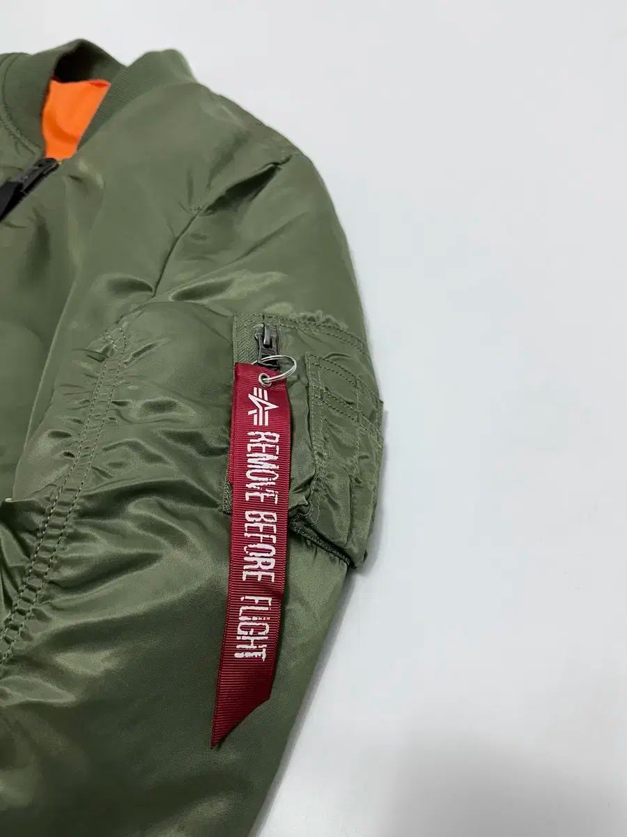 インダストリーズ MA-1