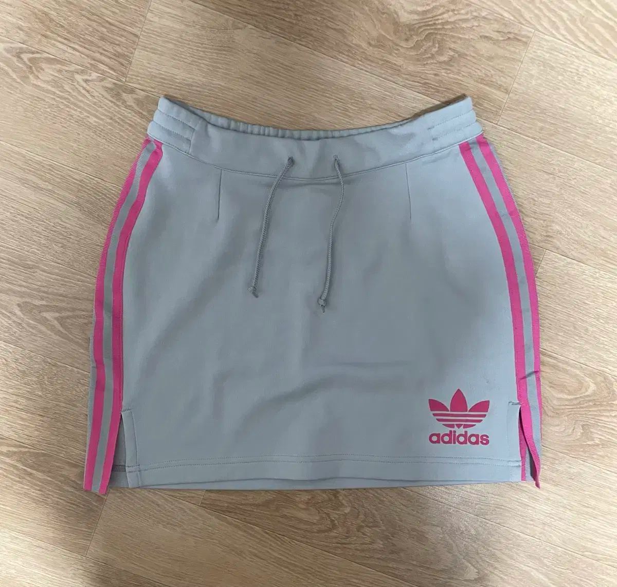 アディダス グレー ピンク スカート スカート 必須アイテム stc Kitsch