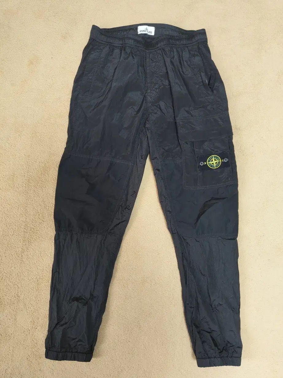 ストーンアイランド ナイロンメタル パンツ 32