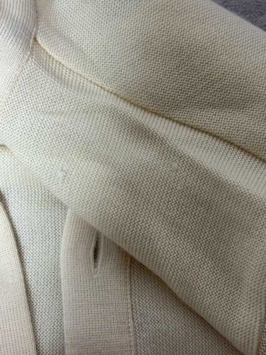 ラコステ アイボリー