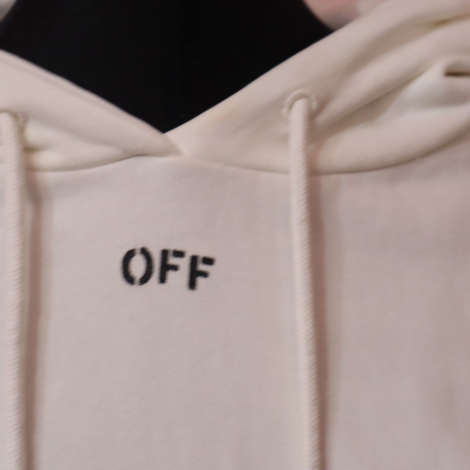 off-white パーカー