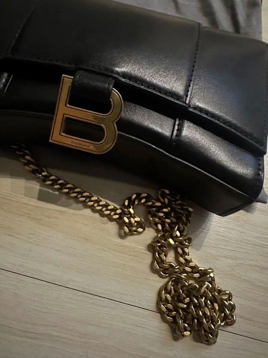 バレンシアガ アワーグラス ミニバック ブランドバック