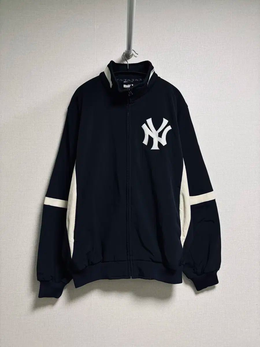 アスレチック ウォーク NY マジェスティック ヤンキース バイ ウィンドブレーカー アウター